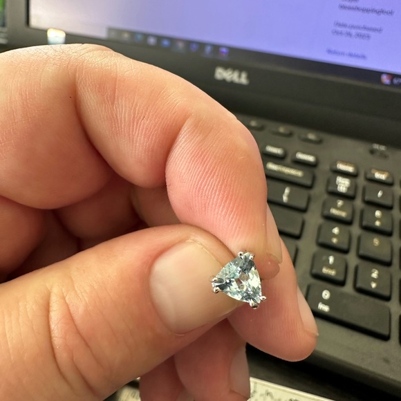 1.75 Carat Natural Aquamaine in 14k White Gold - Picture 2 of 4